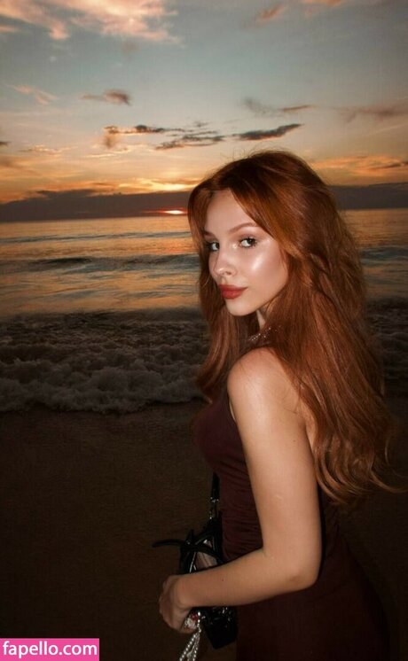 Liahstormi pornstar nude photo