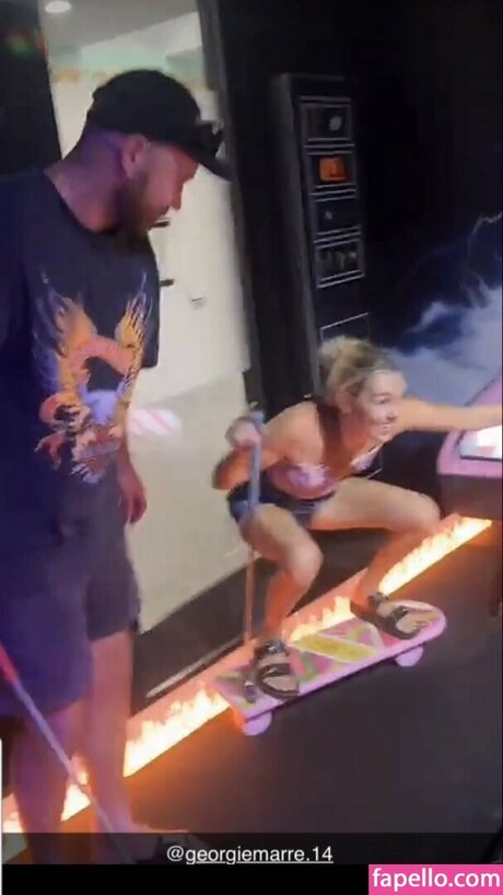 Pearl Farley model top img