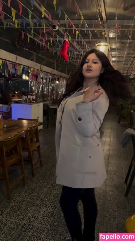 Khushi Tomar model hot pics