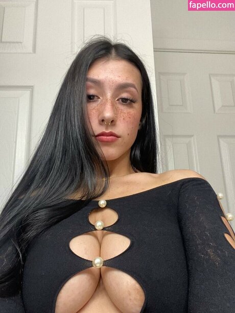 nevaevaaaaa model hot pics