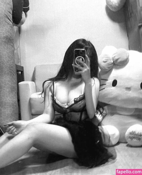 soooyaee nude star pic