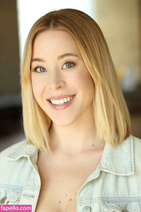 Emily Taylo xxx star image