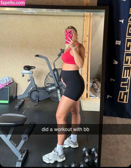 Cayla Vanderbaan star naked images