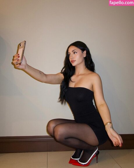 Leah Kateb model best images