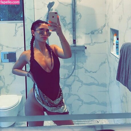 Leah Kateb nudes model img