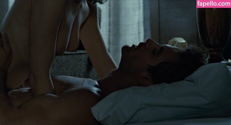 Linda Hamilton hot model photos