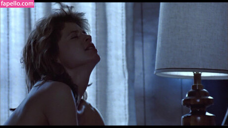 Linda Hamilton exclusive model archive