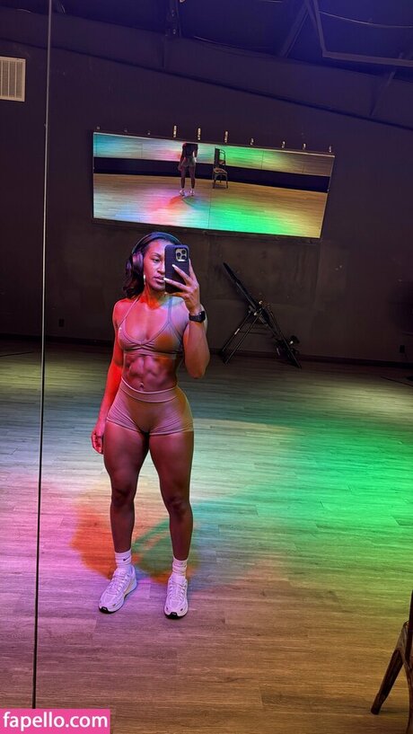 Tiara Howard xxx star photos