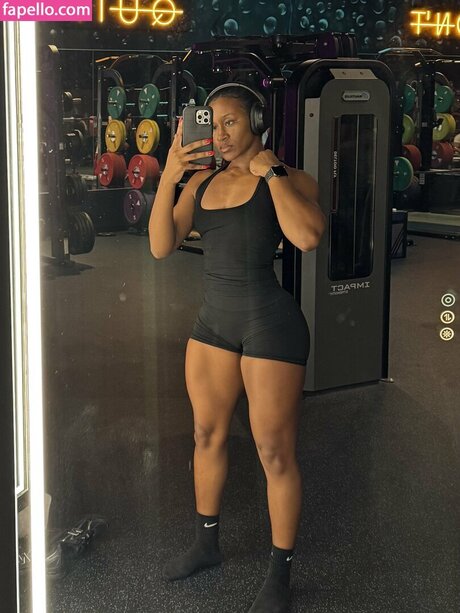 Tiara Howard model adult image