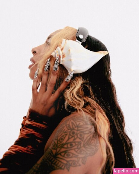 Spellling model hd gallery