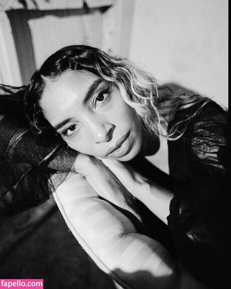 Spellling erotic star pics