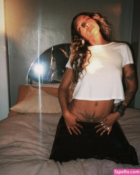 Spellling pornstar erotic photos