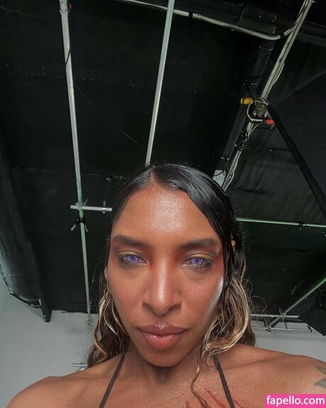 Spellling free star photos