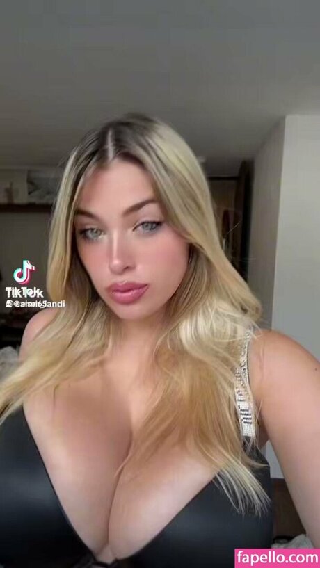 Camilandi model pornographic images