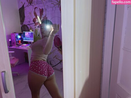 lalipinkcheeks star top archive