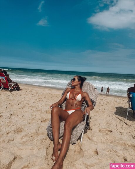 Carla Prata nice actress pic