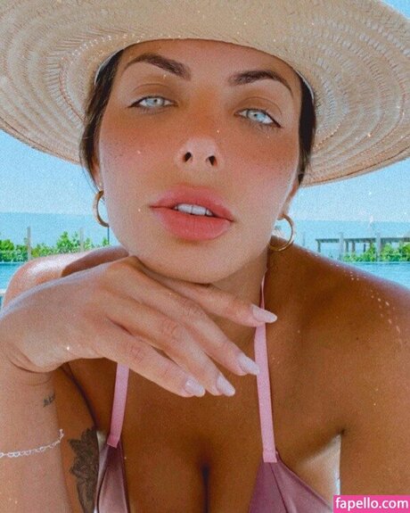 Carla Prata pornographic model photos