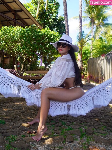 Carla Prata hot model picture