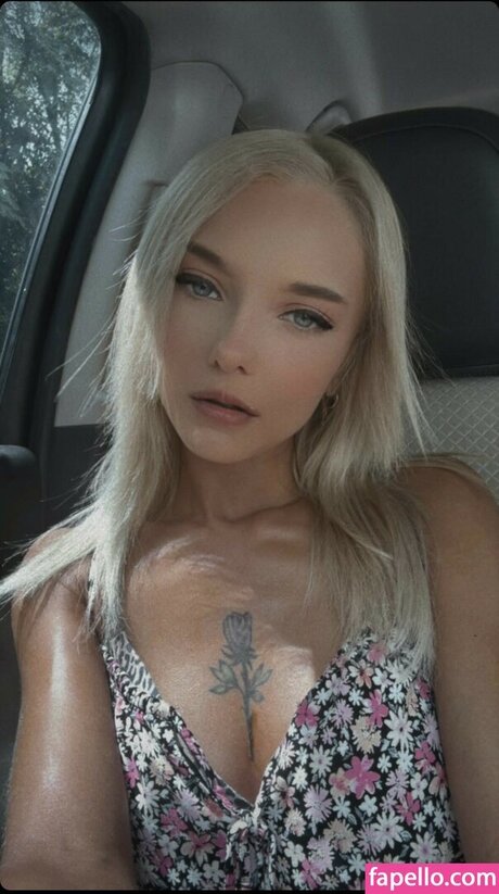 Kelly Lyn star high quality image