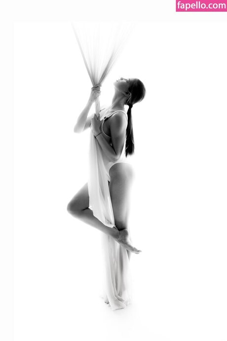 Eva Lee Model pornographic actress galleries