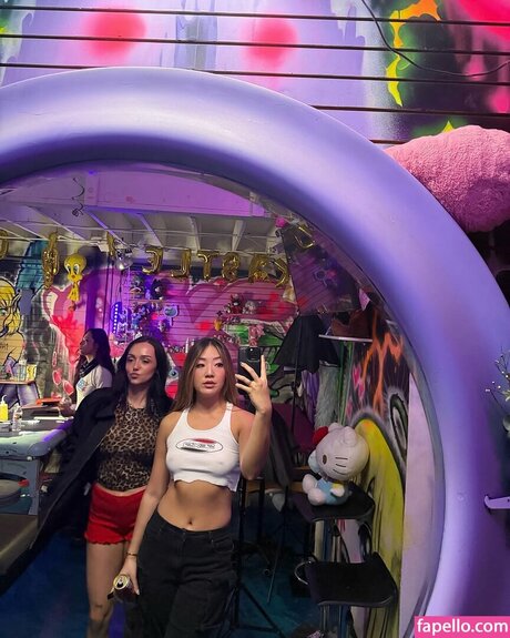 Simona Shao star beautiful img