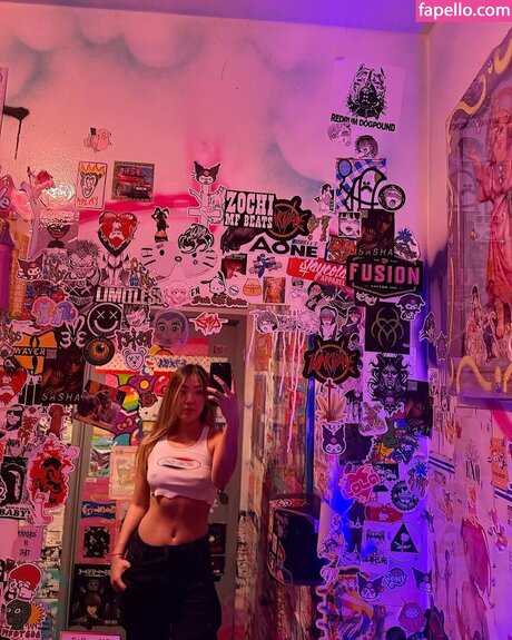 Simona Shao nude star pic