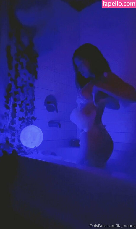 Liz Moonz model perfect photos