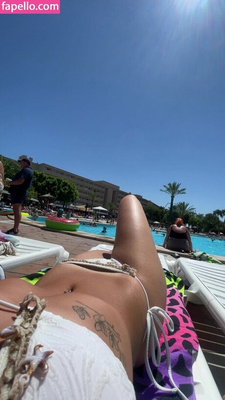 Brooklove01 model naked img