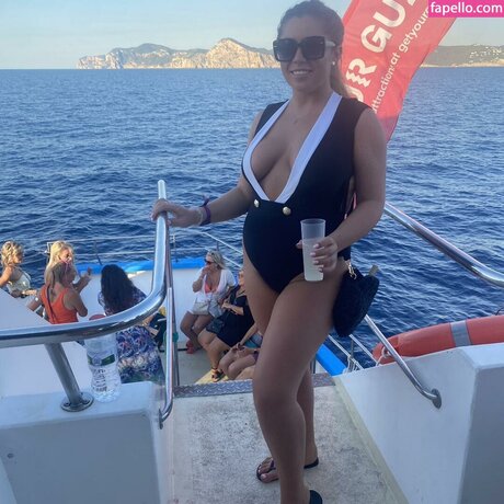 Sophie Williams exclusive model galleries