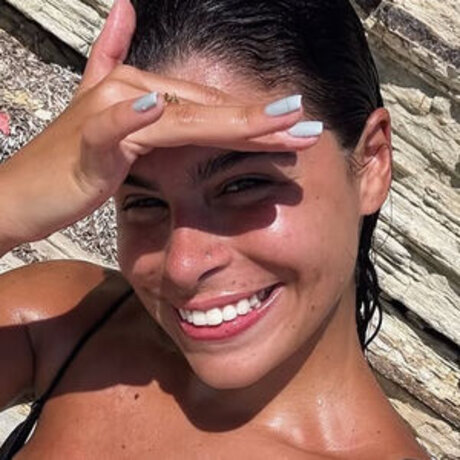 Priscila Evelyn model naked pic