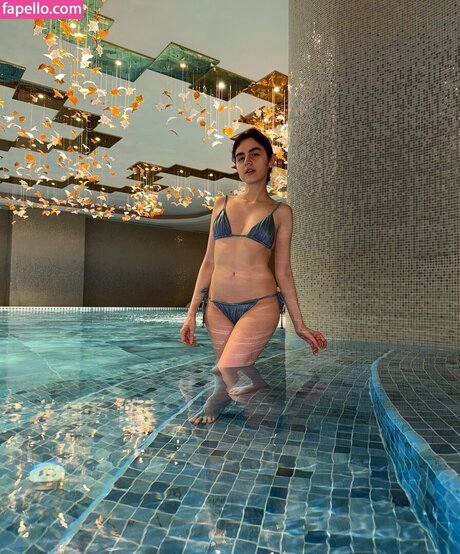 Neva Samanc G k e pornstar art gallery