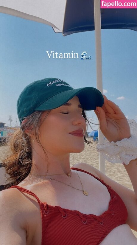 Alaurabidingcitizen star pictures