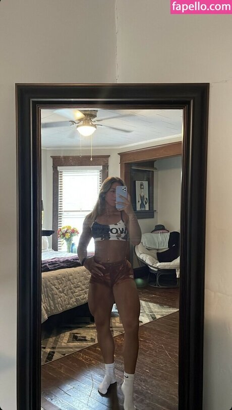 Kaitlinn kfit model hot picture