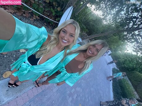 Sydney Thomas pornstar exclusive galleries