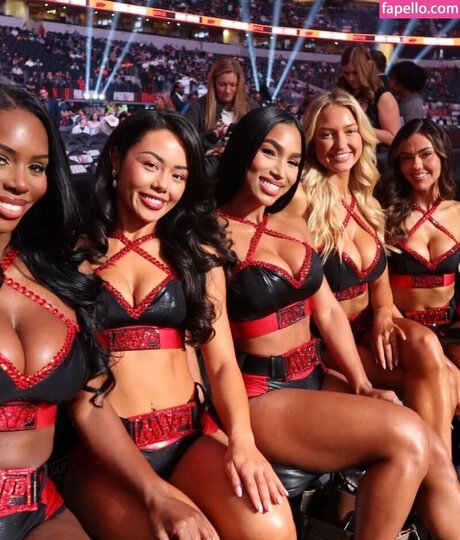 Sydney Thomas erotic actress gallery