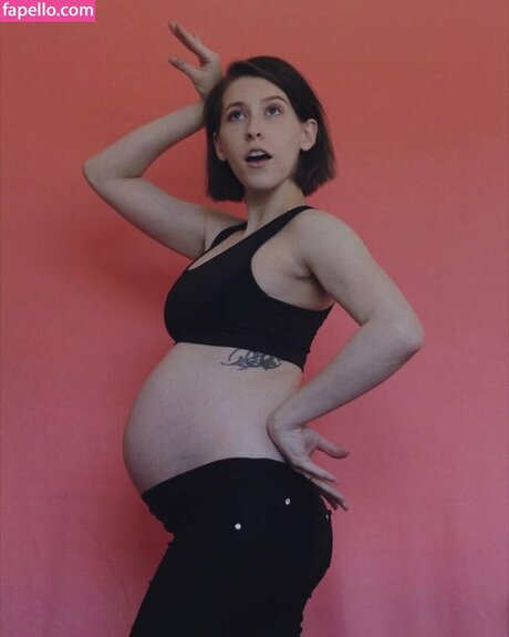 Eden Sher pretty actress image