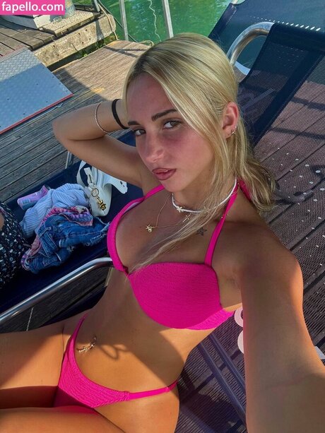 Iris Vallaranii beautiful star image