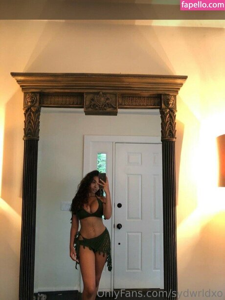 sydswrldxo star erotic images