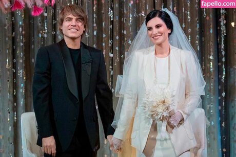 Laura Pausini pornstar art photos