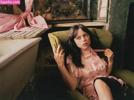 Jennaortega free model image