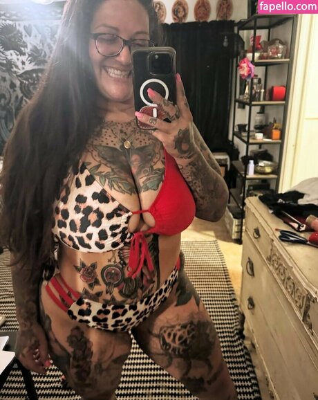 jimi22red nude model pictures