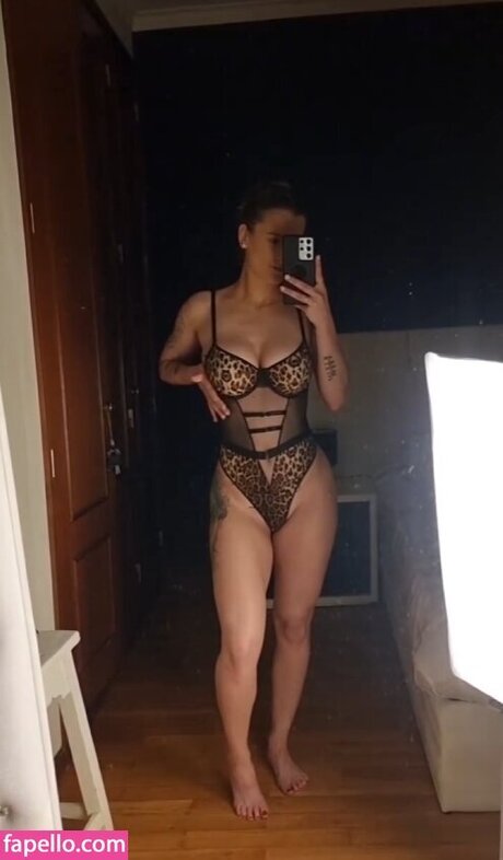 Adriana Filipa naked pornstar archive