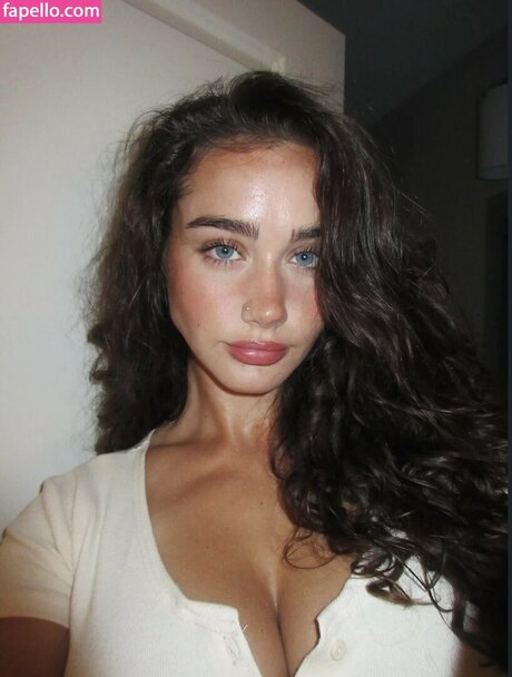 sarahemilyhope free pornstar pics