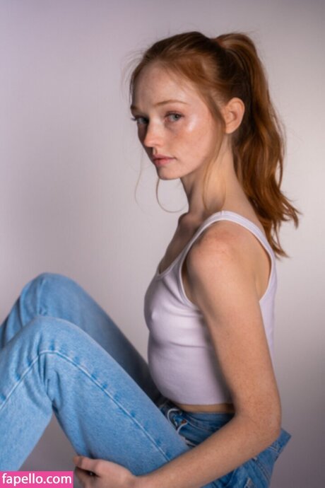 Samantha Cormier sexy model pics