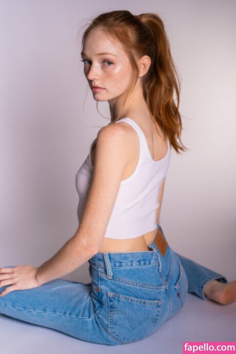 Samantha Cormier erotic actress pic