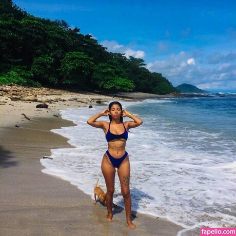 Melanie Noelia hot actress pic