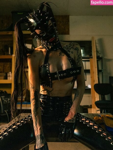 Toxic Vision model art pics