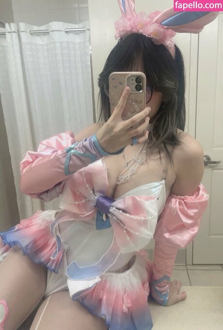 Yuuphobic hot model image