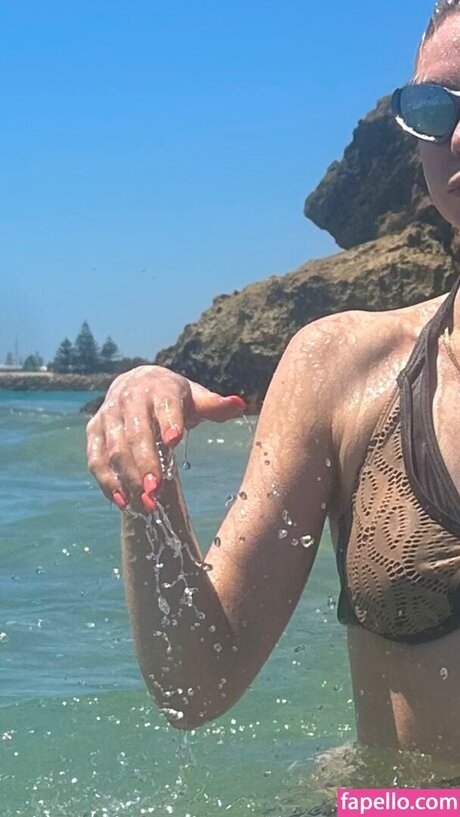 Maddie Phillips pornstar nude images