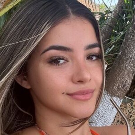 Larissa Esther star perfect pics